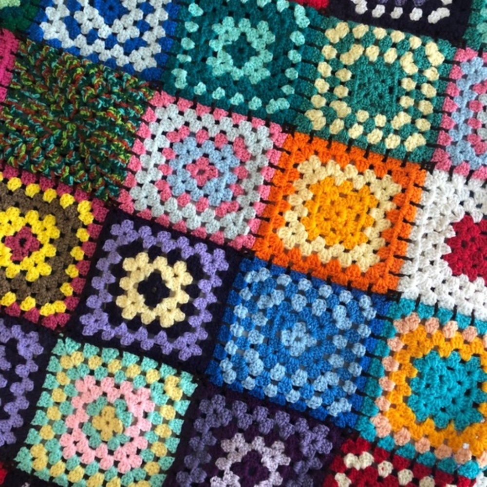 VINTAGE GRANNY SQUARE KNIT AFGHAN THROW BLANKET - Picture 4 of 10